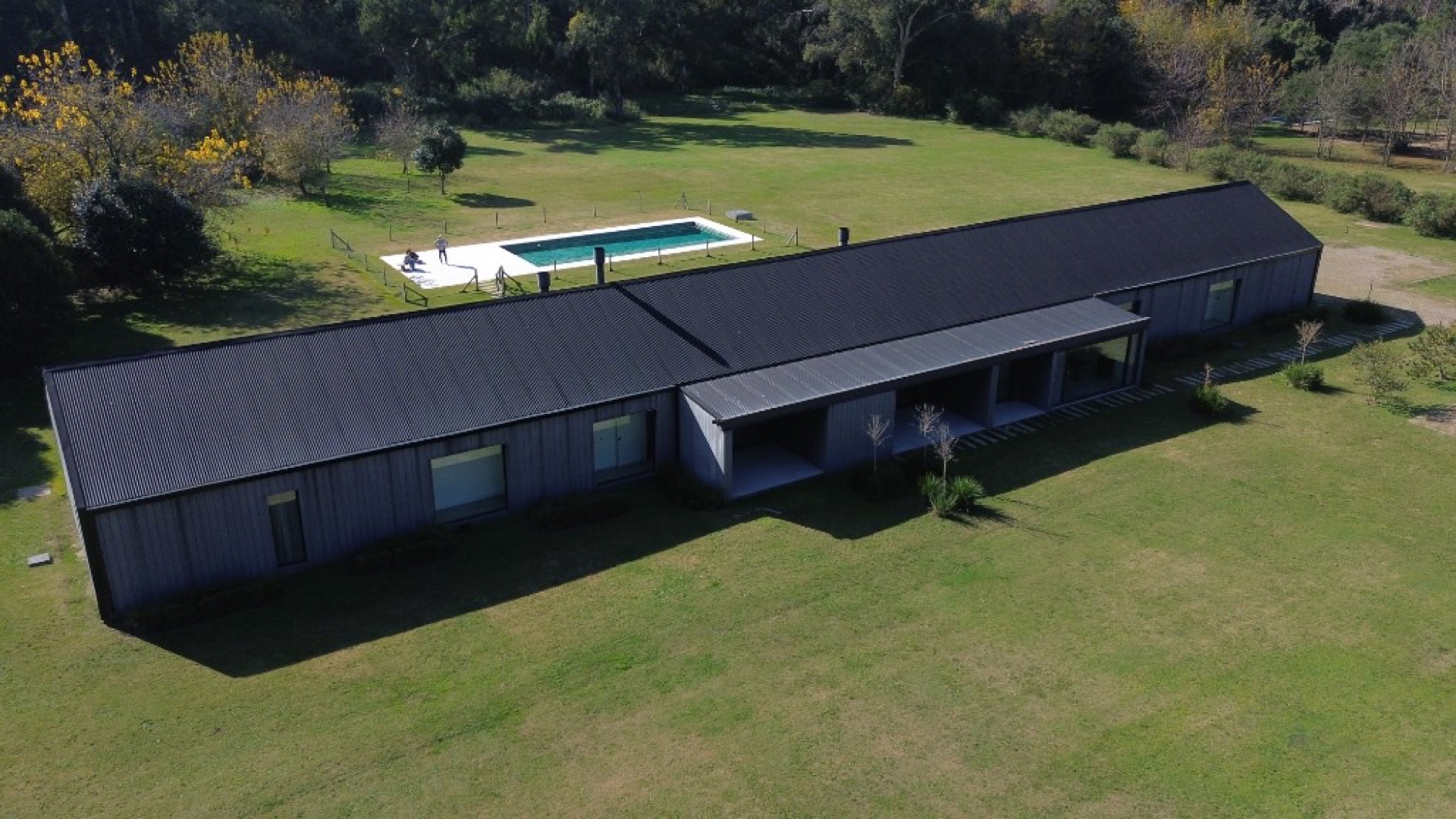 Chacra El Aduar — vista aérea del parque y la vivienda