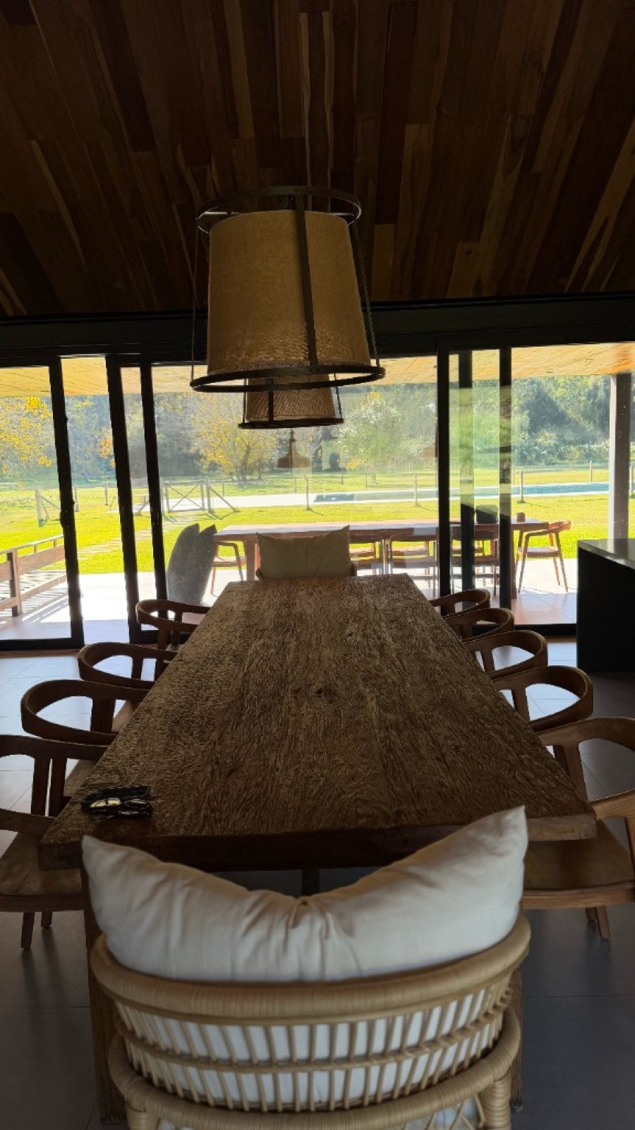 Comedor con vista al parque