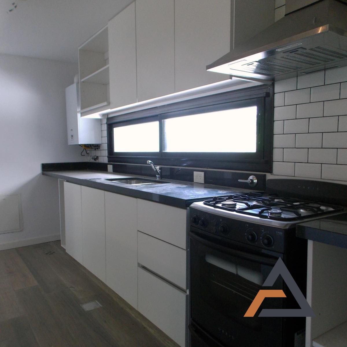 Departamento Tomkinson — cocina integrada