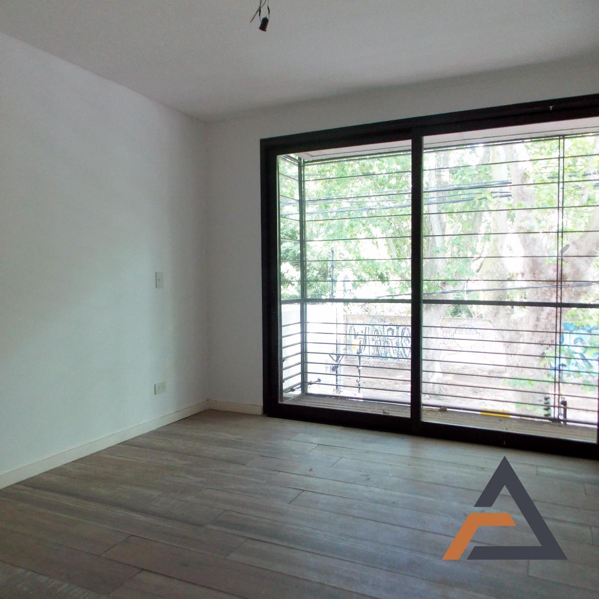Departamento Tomkinson — vista del balcón