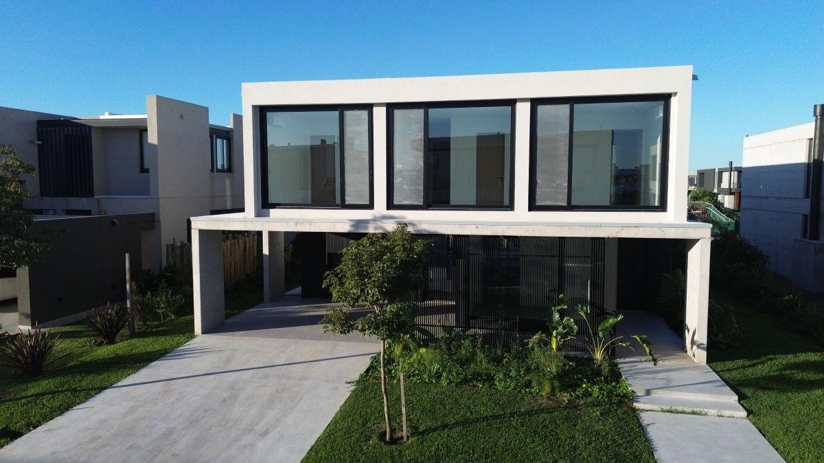 Yacht I — Casa a estrenar · Nordelta