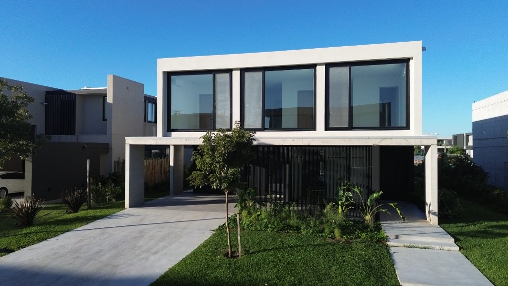 Yacht — Lote 310 · Casa en construcción