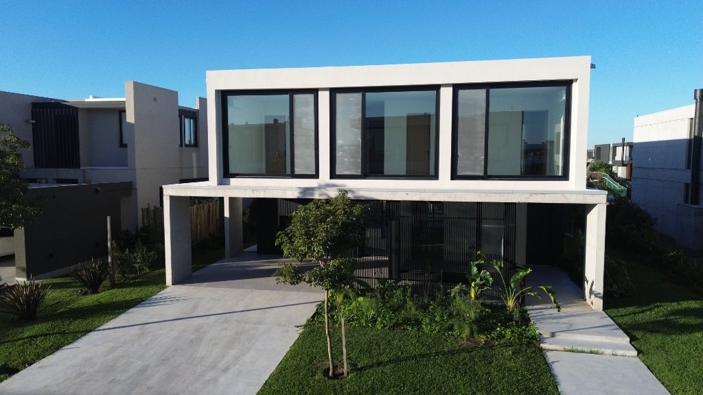 Yacht Lote 310 — vista exterior